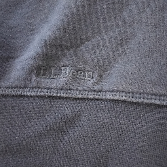 LL Bean Traditional Fit V-Stitch Crew Neck Navy Blue Sweatshirt Sz M Reg - Picture 5 of 7